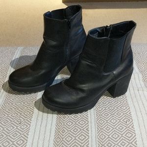 Chunky Black Chelsea Boots